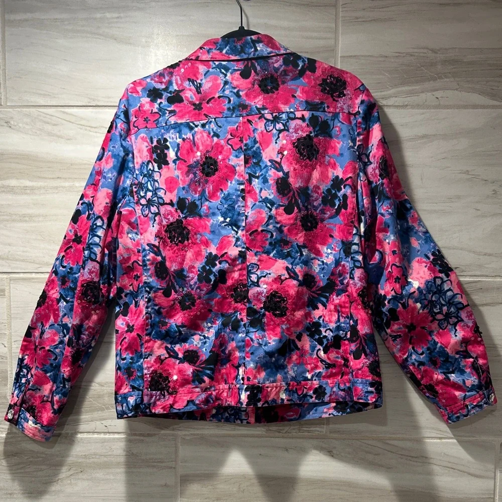 Laura Ashley Pink Blue
Watercolor Floral Blazer W/Rhinestone
Buttons Size Large - Picture 2 of 8